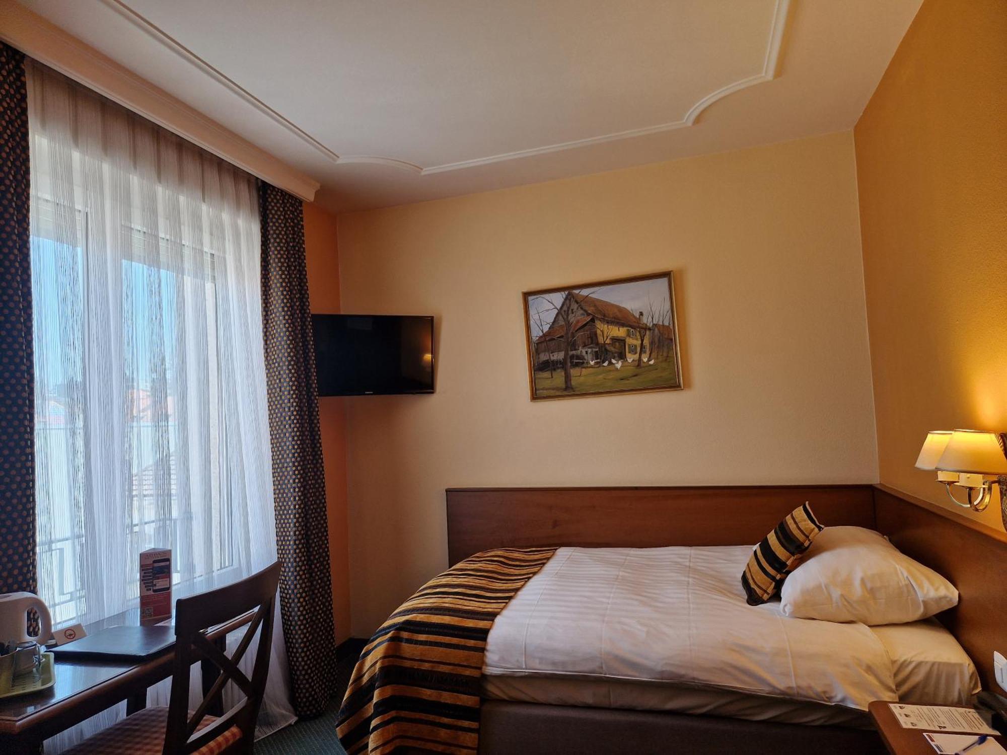 לה שו דה פו Hotel Athmos מראה חיצוני תמונה